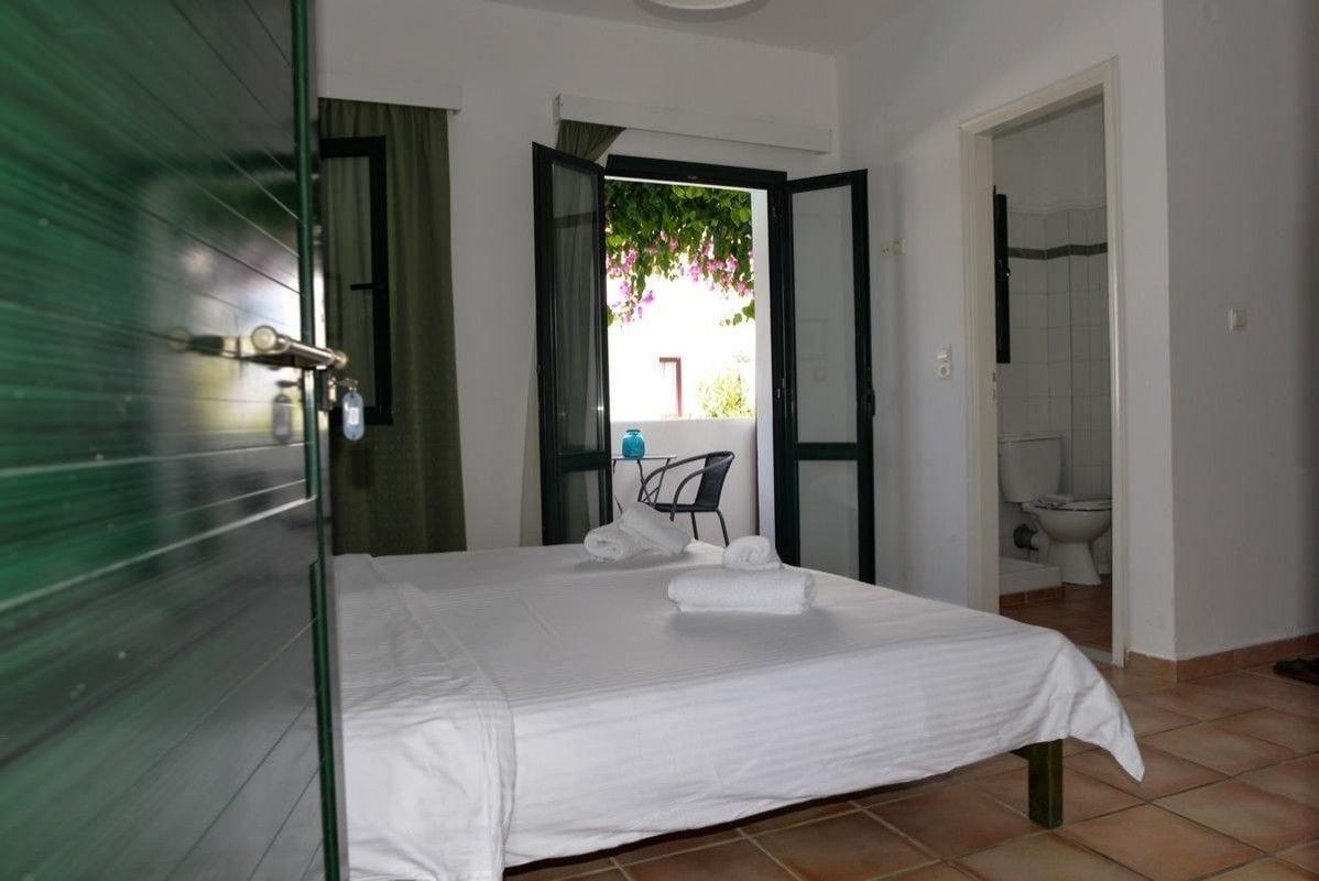 Apartahotel Eva &