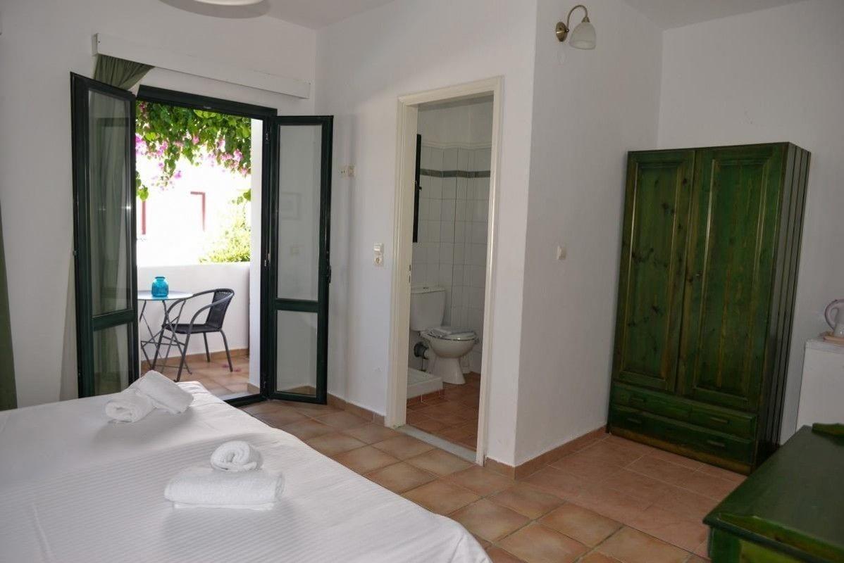 Eva & Apartahotel Agia Marina