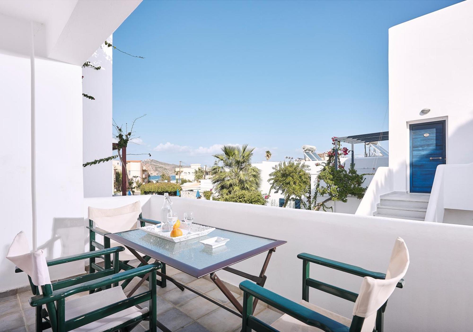 Eva & Apartahotel Agia Marina