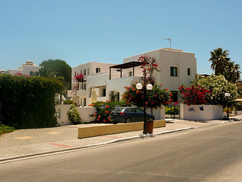 Apartahotel Eva &