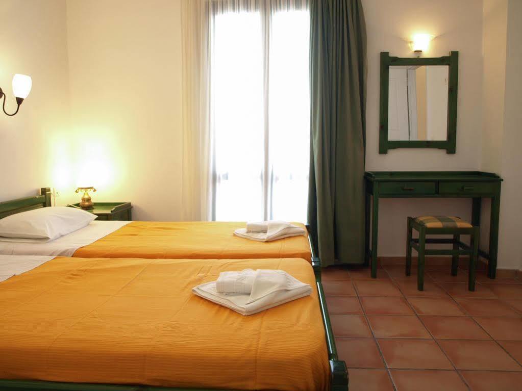 Apartahotel Eva &